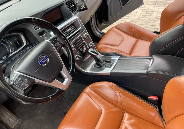 Volvo S60 cena 55555 przebieg: 156000, rok produkcji 2015 z Wieluń małe 92